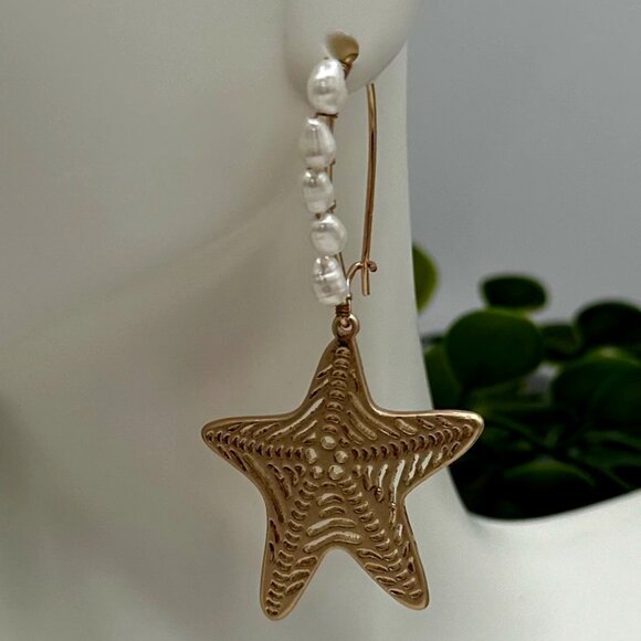 Tommy Bahama Gold Starfish Earrings with Pearl Accents - Picture 1 of 3